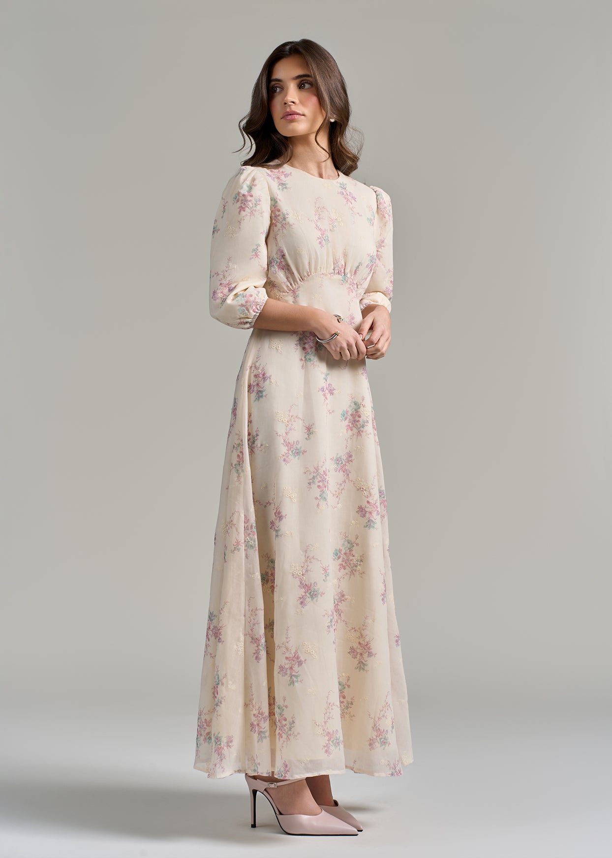 Embroidered linen dress Avanel Couture Embroidered linen dress Avanel Couture