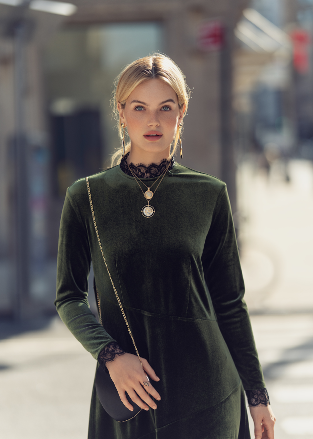 Scalloped lace online sheath dress