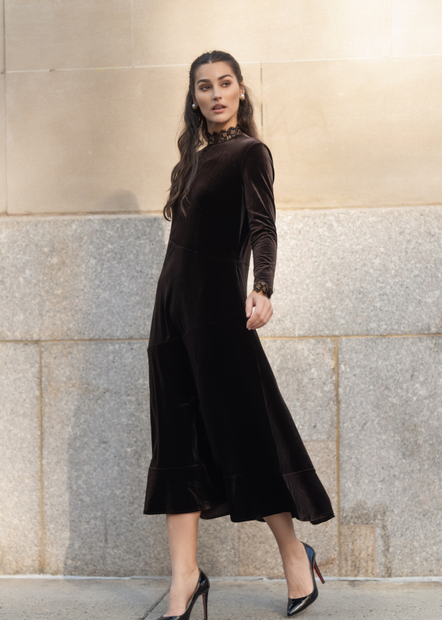 Nelly scallop 2025 lace dress